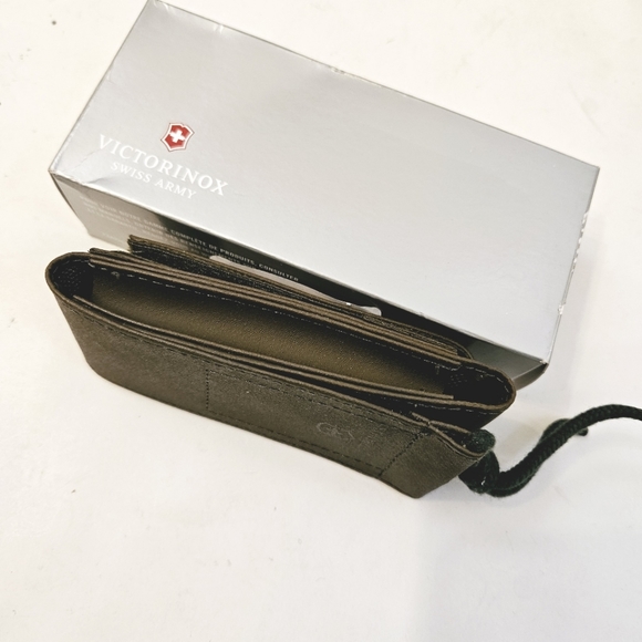 Victorinox Swiss Army Hunter Pro Nylonolive Drab Pouch Multitool Fits All 5.1" - Picture 4 of 4